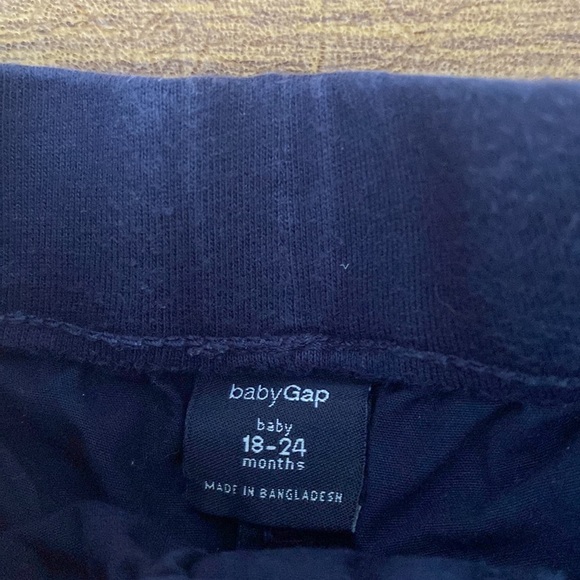 Gap shorts size 18-24 months - Picture 2 of 3